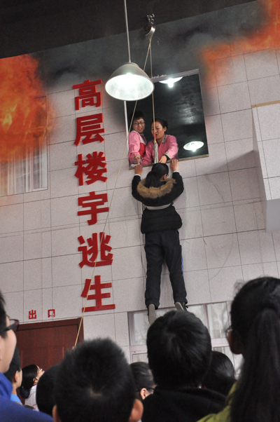 �ߌӘ������